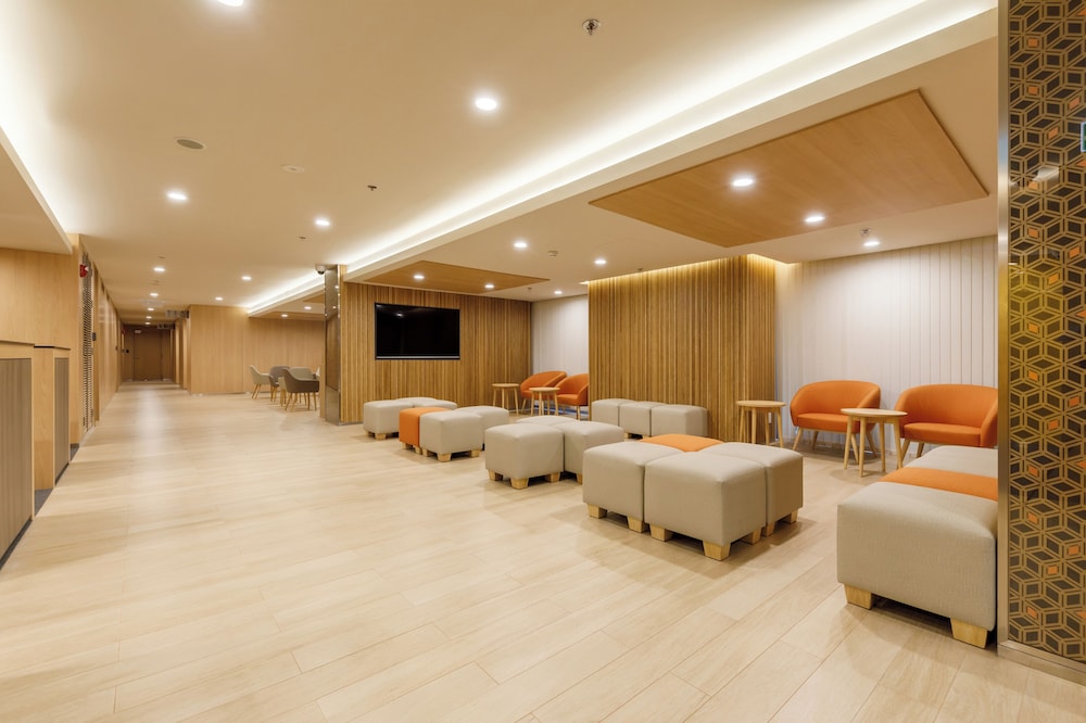 Nishitetsu Hotel Croom Bangkok Silom — photo 3